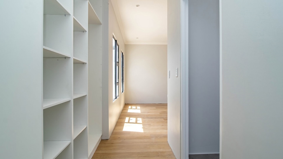 3 Bedroom Property for Sale in Sandbaai Western Cape